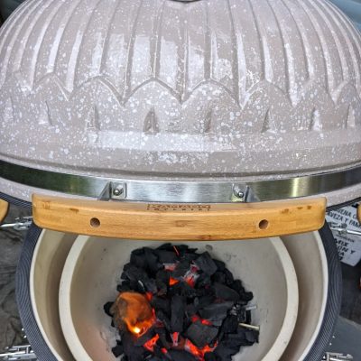 Carbon en kamado gris